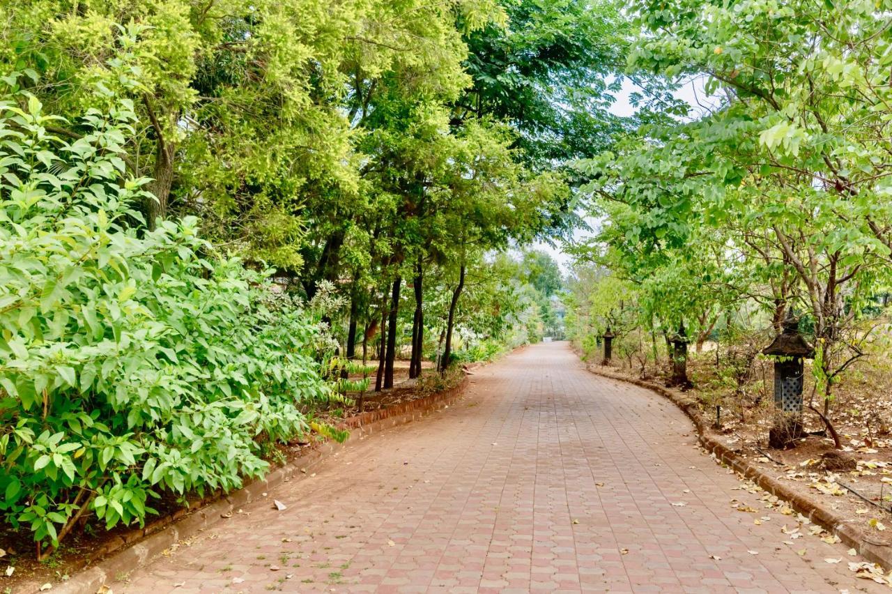 Saffronstays Boulevard Rockhouse - Pool Villa With Amazing Nature Views Lonavala Bagian luar foto